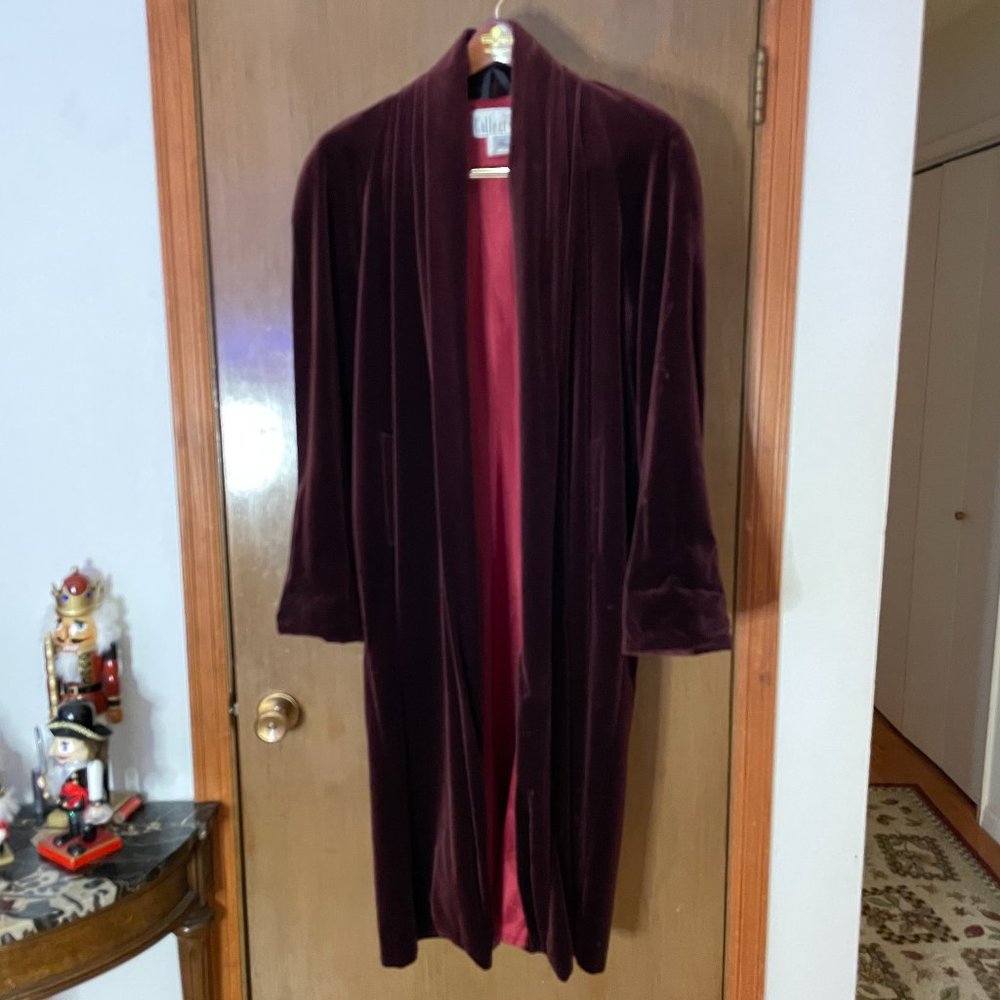 JS Collections Vintage Burgundy Velvet Opera Jacket - Women's Small